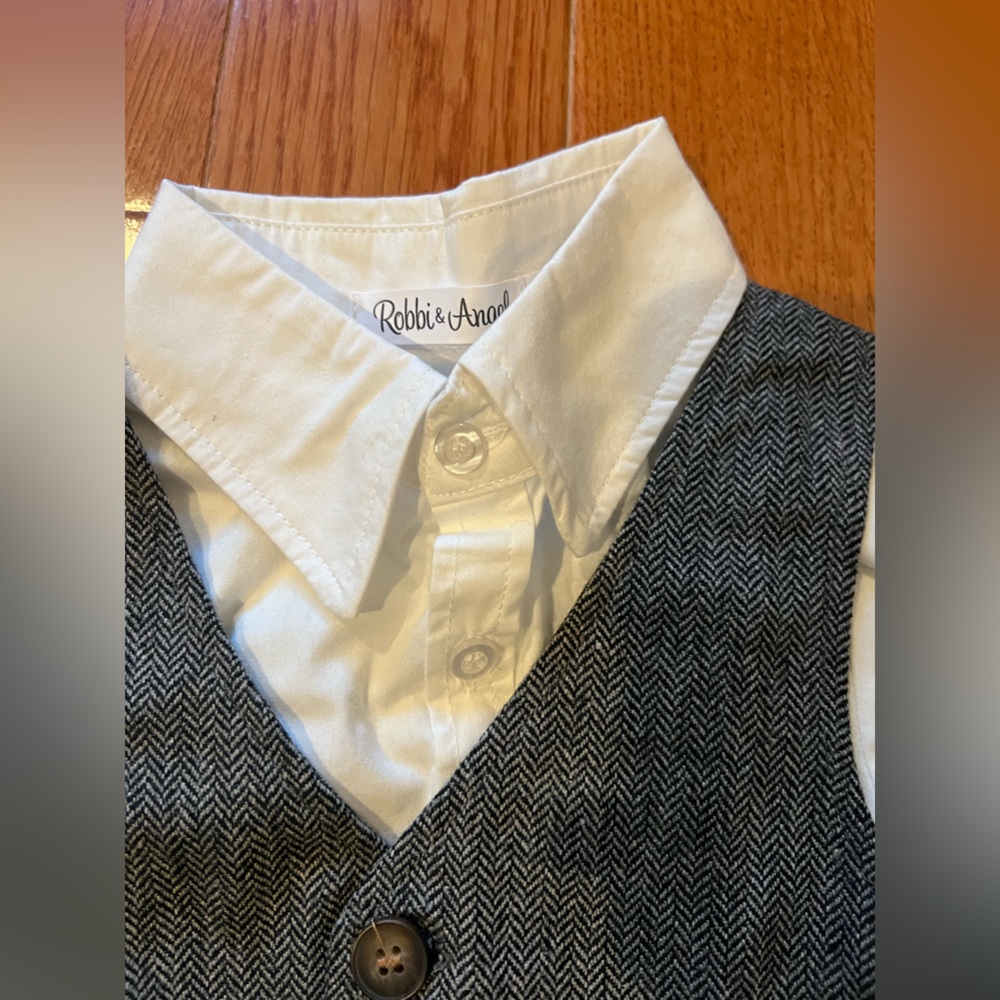 Like new baby Button Down Shirt with Vest - White and Gray - Picture 3 of 5